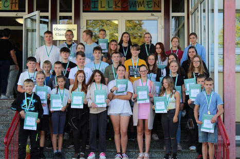Alle Gesamtsieger/innen des Sportfestes an der Oberschule Claußnitz
